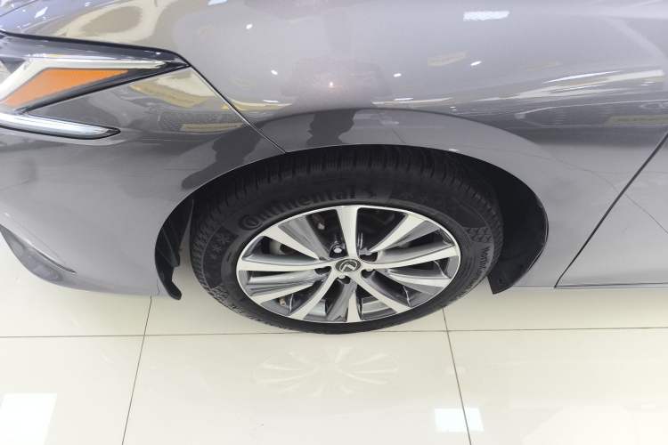 Used Lexus ES 2020 200 Luxury Edition Left Front Wheel Hub