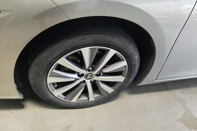 Used Lexus ES 2020 200 Excellence Edition Left Front Wheel Hub
