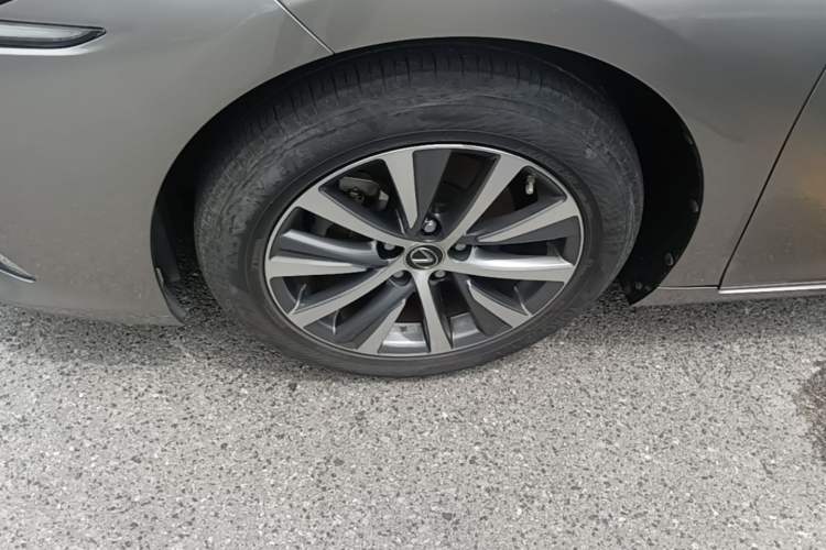 Used Lexus ES 2020 200 Excellence Edition Left Front Wheel Hub
