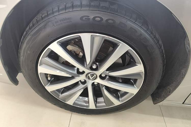 Used Lexus ES 2020 200 Excellence Edition Left Front Wheel Hub