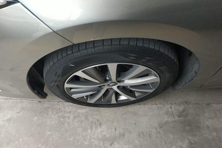 Used Lexus ES 2020 200 Luxury Edition Left Front Wheel Hub