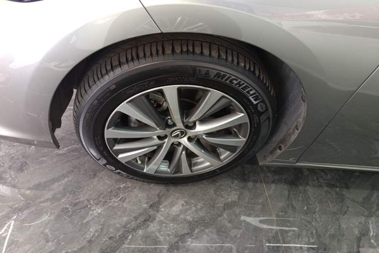 Used Lexus ES 2020 300h Premier Edition Left Front Wheel Hub