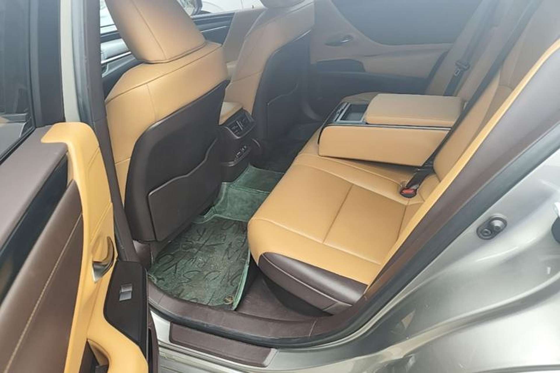 Used Lexus ES 2020 300h Premier Edition Left Rear Seat