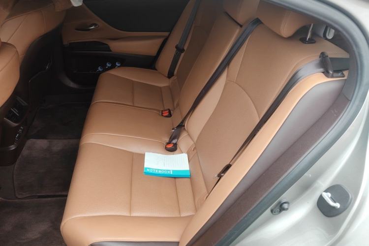 Used Lexus ES 2020 200 Luxury Edition Left Rear Seat