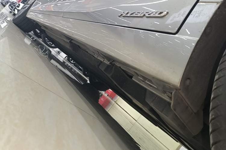 Used Lexus ES 2020 300h Premier Edition Left Side Sill