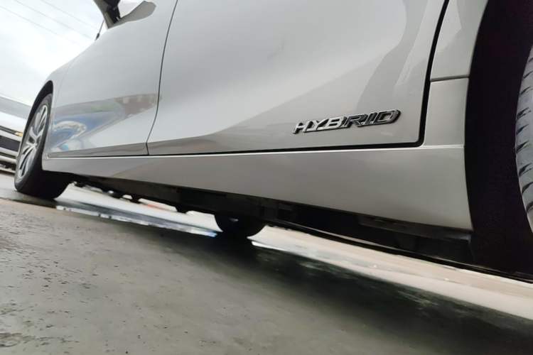 Used Lexus ES 2020 300h Premier Edition Left Side Sill
