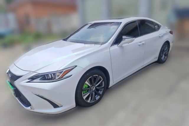 Used Lexus ES 2020 300h Premier Edition