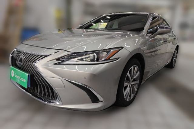 Used Lexus ES 2020 300h Premier Edition
