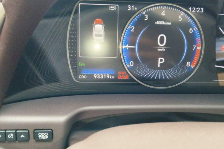 Used Lexus ES 2020 260 Excellence Edition Odometer Close Up
