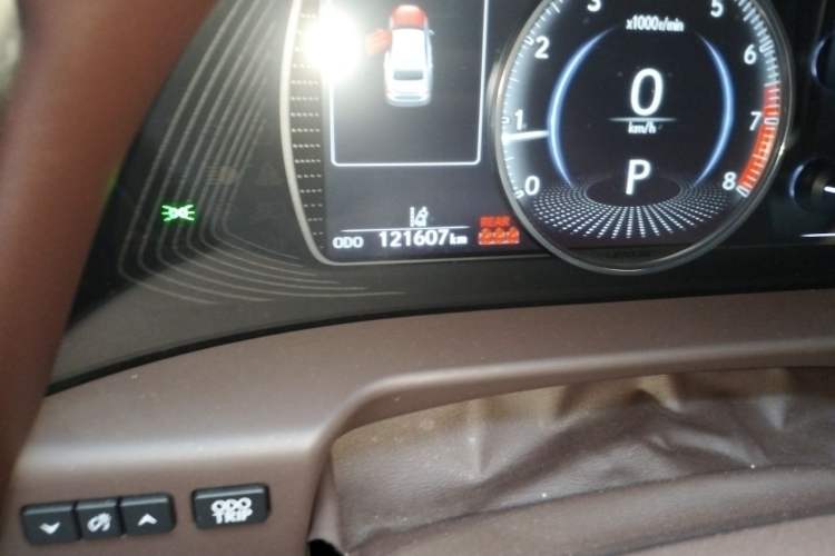 Used Lexus ES 2020 200 Excellence Edition Odometer Close Up