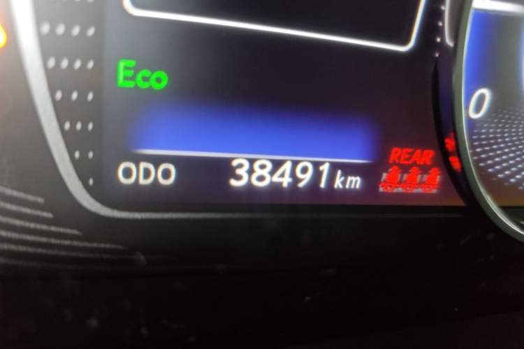 Used Lexus ES 2020 200 Excellence Edition Odometer Close Up