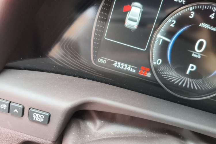 Used Lexus ES 2020 260 Excellence Edition Odometer Close Up