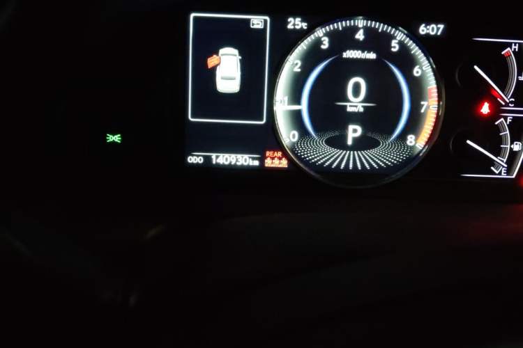 Used Lexus ES 2020 200 Excellence Edition Odometer Close Up