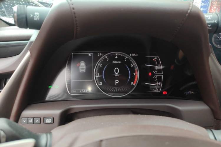Used Lexus ES 2020 200 Luxury Edition Odometer Close Up