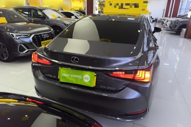 Used Lexus ES 2020 200 Luxury Edition Rear