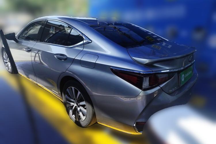 Used Lexus ES 2020 300h Premier Edition Rear