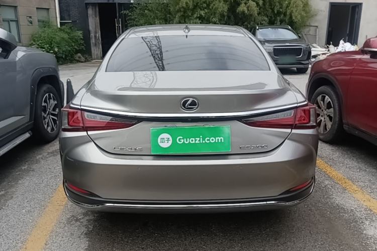 Used Lexus ES 2020 200 Excellence Edition Rear