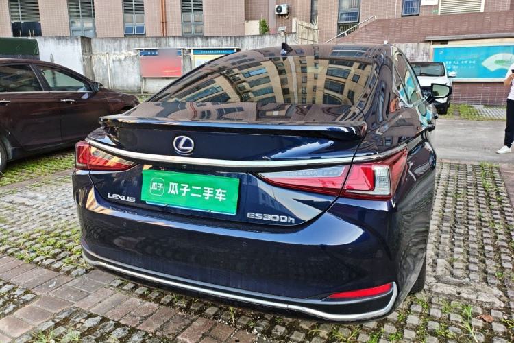 Used Lexus ES 2020 300h Premier Edition Rear