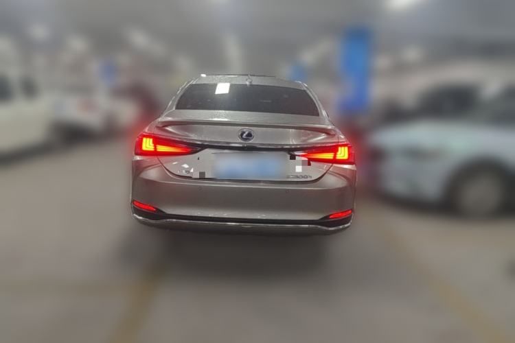Used Lexus ES 2020 300h Premier Edition Rear