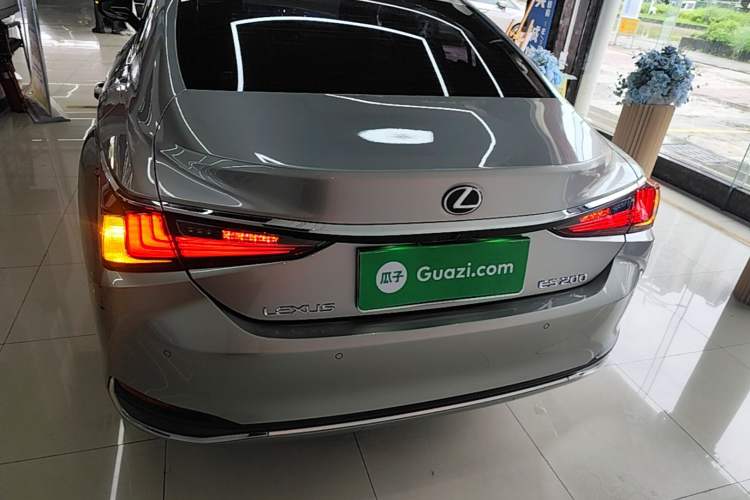 Used Lexus ES 2020 200 Excellence Edition Rear