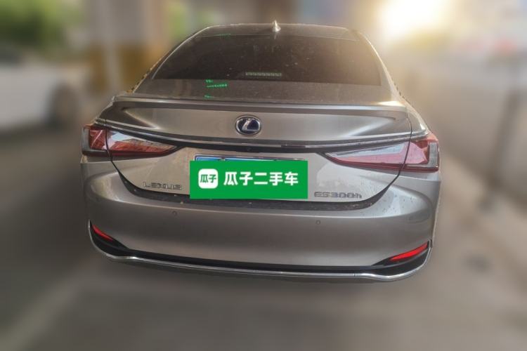 Used Lexus ES 2020 300h Premier Edition Rear