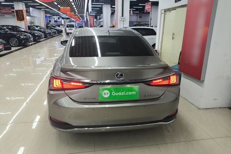 Used Lexus ES 2020 300h Premier Edition Rear