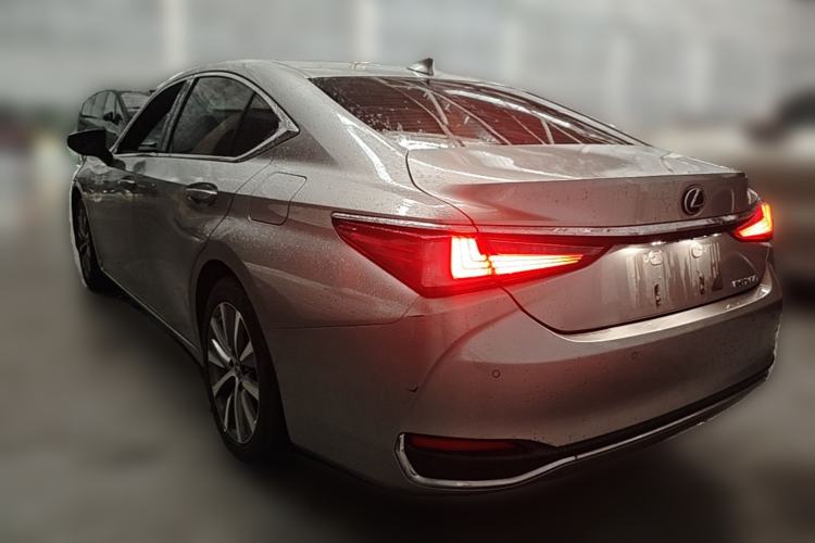 Used Lexus ES 2020 200 Excellence Edition Rear Left 45 Deg
