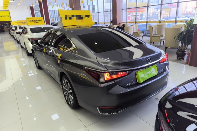 Used Lexus ES 2020 200 Luxury Edition Rear Left 45 Deg