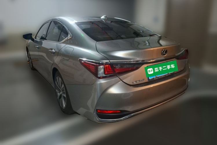 Used Lexus ES 2020 200 Excellence Edition Rear Left 45 Deg
