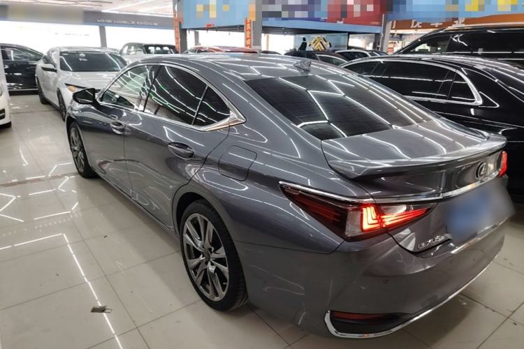 Used Lexus ES 2020 200 Excellence Edition Rear Left 45 Deg