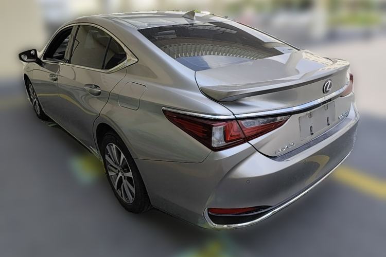 Used Lexus ES 2020 300h Premier Edition Rear Left 45 Deg