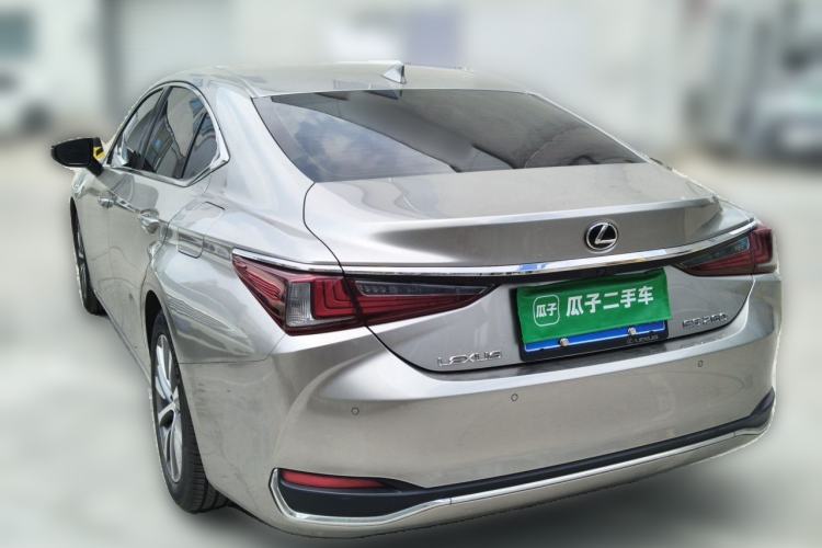 Used Lexus ES 2020 260 Excellence Edition Rear Left 45 Deg