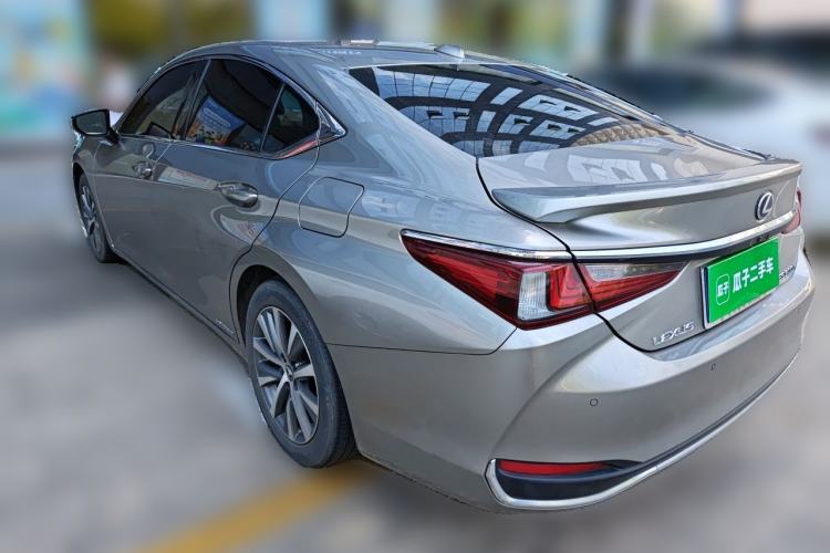Used Lexus ES 2020 300h Premier Edition Rear Left 45 Deg