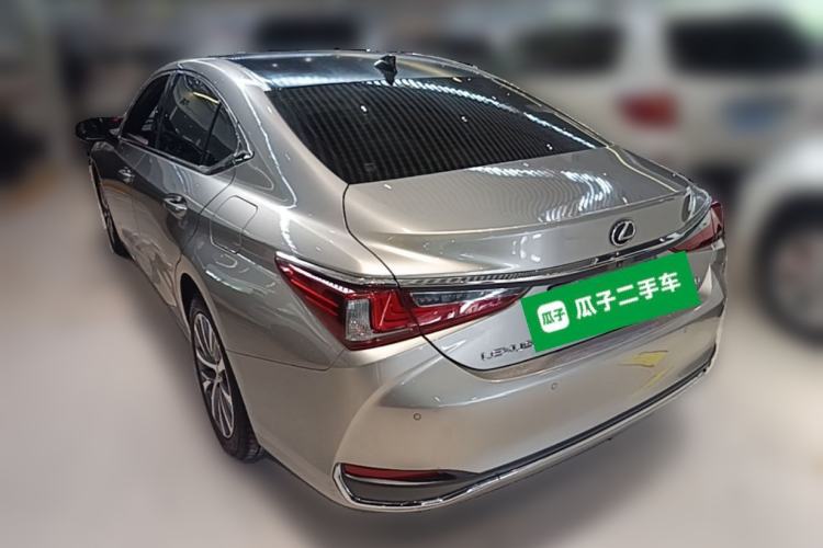 Used Lexus ES 2020 200 Excellence Edition Rear Left 45 Deg