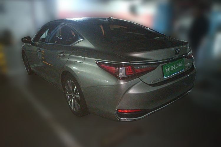 Used Lexus ES 2020 200 Excellence Edition Rear Left 45 Deg