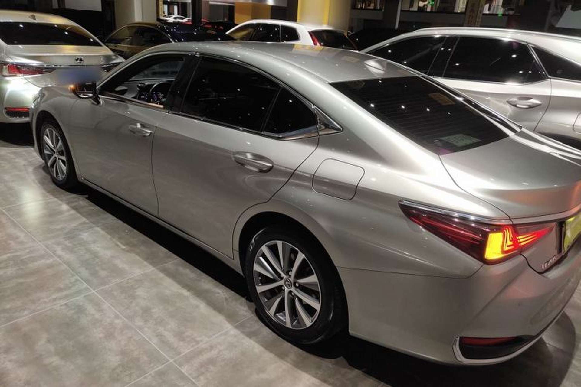 Used Lexus ES 2020 200 Excellence Edition Rear Left 45 Deg