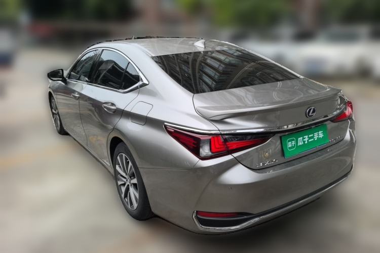 Used Lexus ES 2020 300h Premier Edition Rear Left 45 Deg