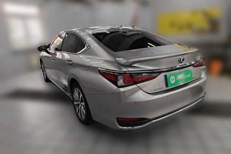 Used Lexus ES 2020 300h Premier Edition Rear Left 45 Deg