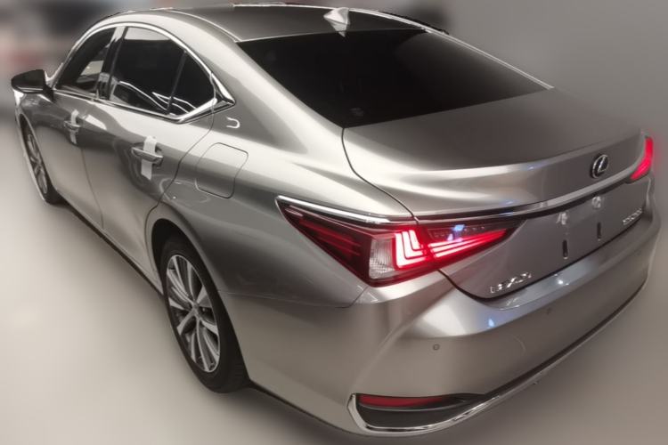 Used Lexus ES 2020 200 Luxury Edition Rear Left 45 Deg