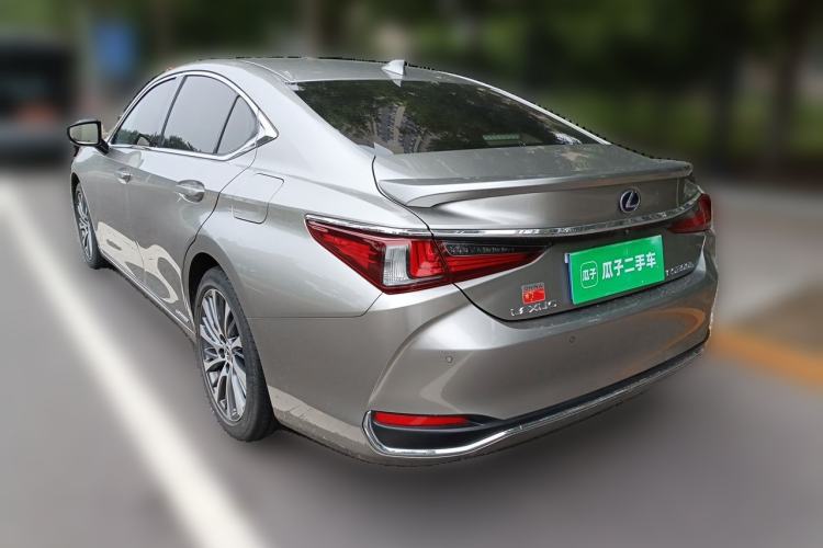 Used Lexus ES 2020 300h Premium Edition Rear Left 45 Deg