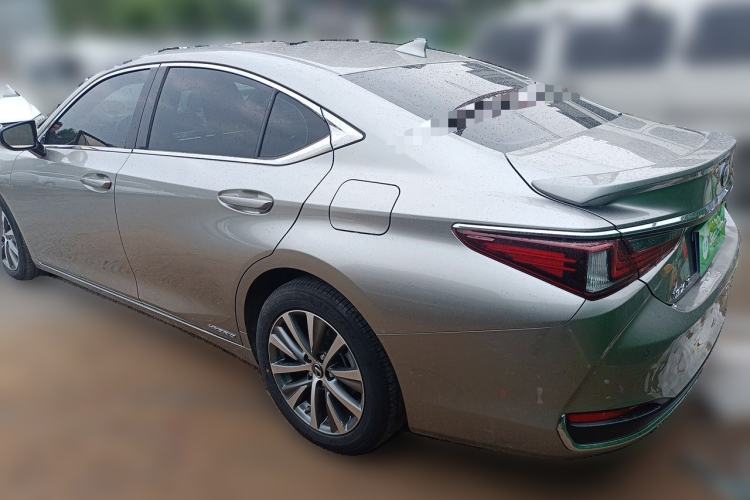 Used Lexus ES 2020 300h Premier Edition Rear Left 45 Deg