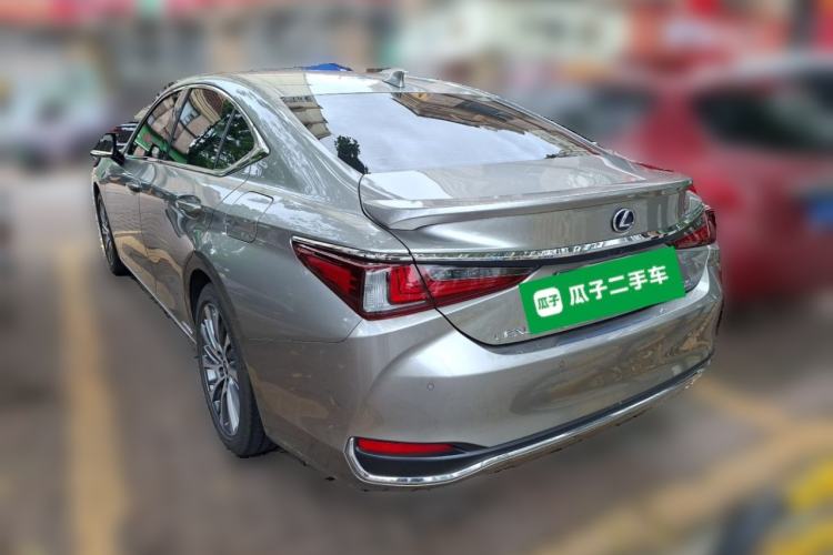 Used Lexus ES 2020 300h Premium Edition Rear Left 45 Deg