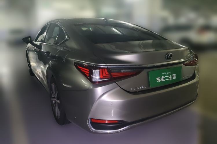 Used Lexus ES 2020 200 Excellence Edition Rear Left 45 Deg