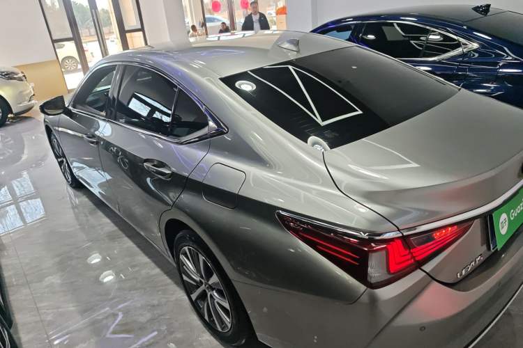 Used Lexus ES 2020 200 Excellence Edition Rear Left 45 Deg
