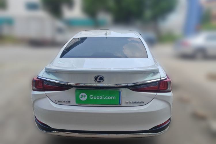 Used Lexus ES 2020 300h Premier Edition Rear