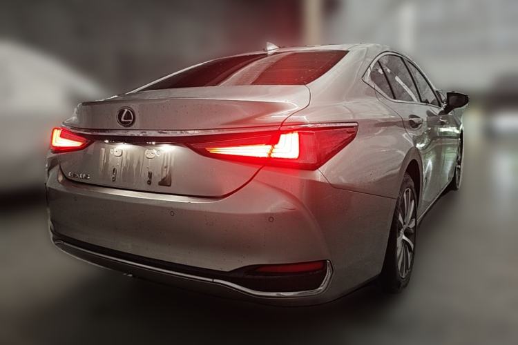 Used Lexus ES 2020 200 Excellence Edition Rear Right 45 Deg