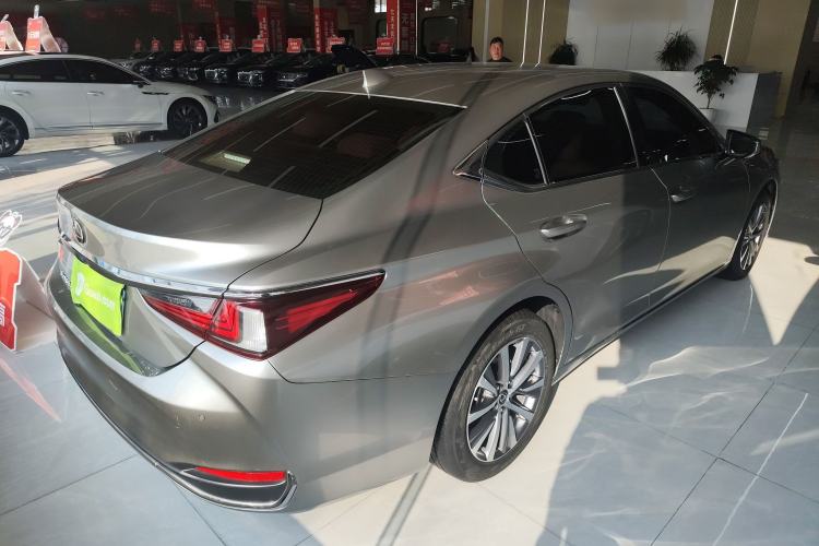 Used Lexus ES 2020 200 Excellence Edition Rear Right 45 Deg