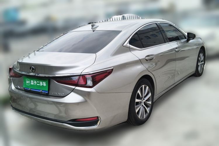 Used Lexus ES 2020 260 Excellence Edition Rear Right 45 Deg