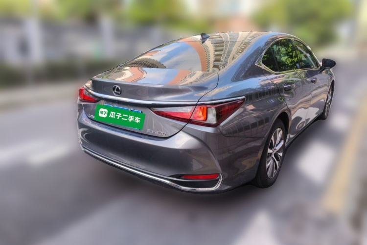 Used Lexus ES 2020 200 Excellence Edition Rear Right 45 Deg