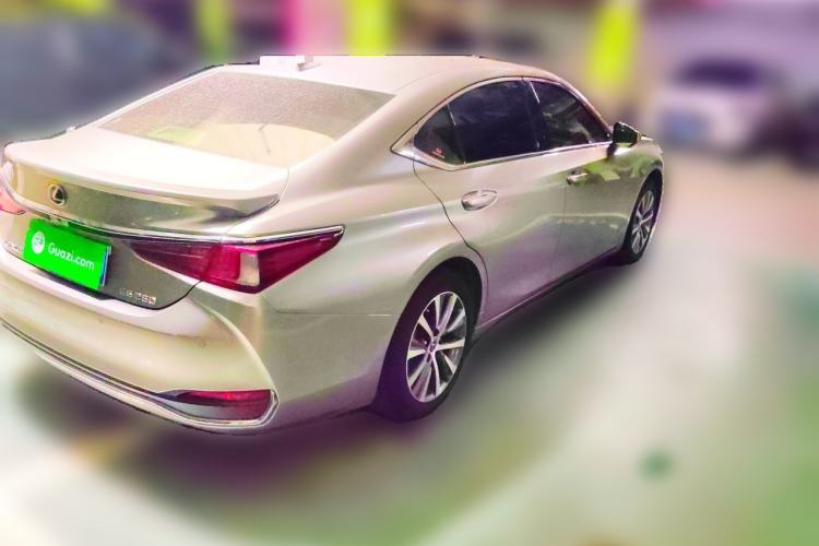 Used Lexus ES 2020 200 Excellence Edition Rear Right 45 Deg
